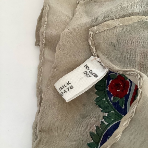 Italian vintage silk scarf - Picture 6 of 10